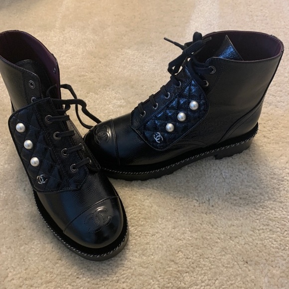🔥🔥Brand new CHANEL BOOTS!! 39 HOT! 🔥🔥 SOLD!! - Picture 1 of 1